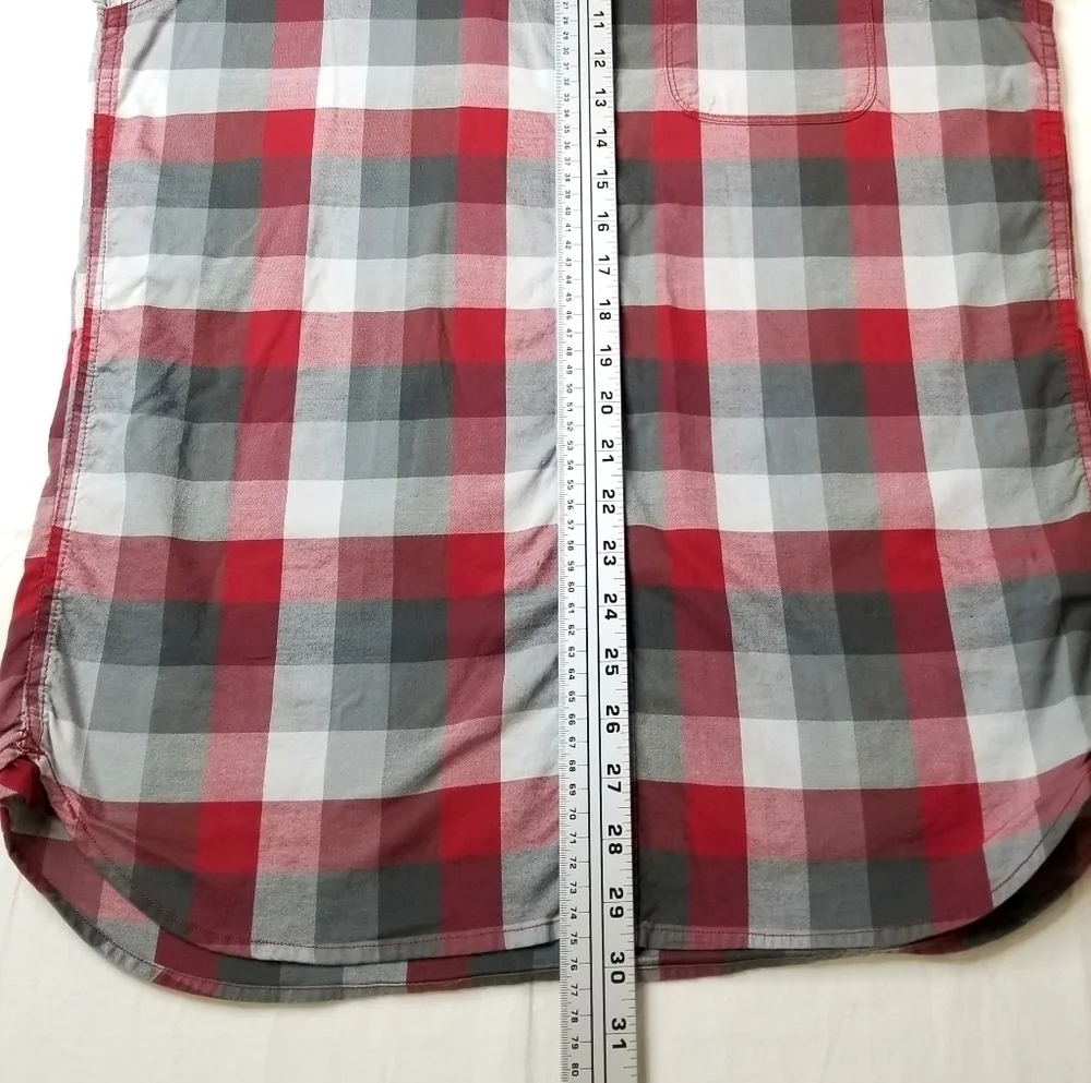 Northface Men's Red Gray White Road Trip Plaid Shortsleeve Buttondown Shirt, M